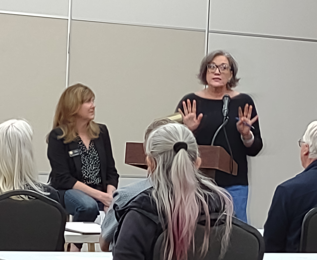 Colorado State Senator Lisa Cutter and Jefferson County Commissioner Lesley Dahlkemper presenting at the 2023 Conservation Stewardship Academy